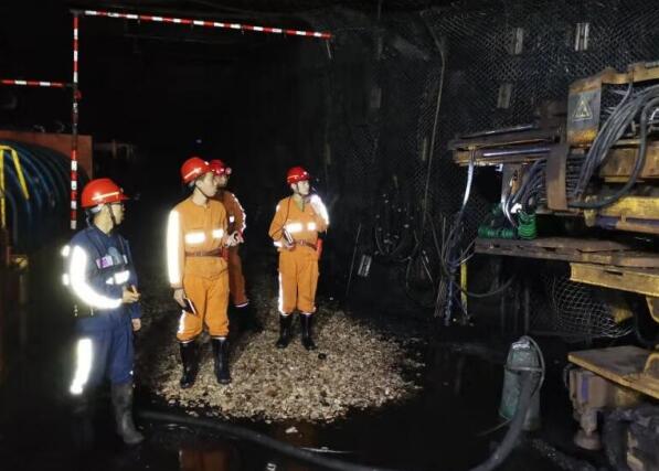 ׌�҂����M�F�����Vɽ��